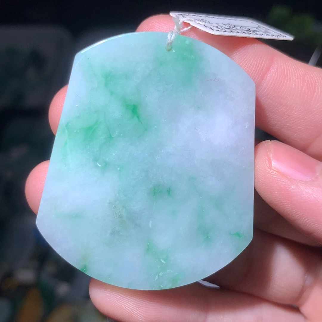 【闪购商品】翡翠颈饰未镶嵌彭*樂