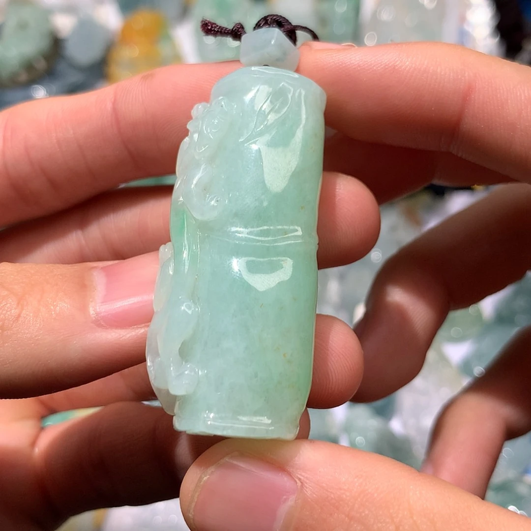 【闪购商品】翡翠颈饰未镶嵌夜**妆