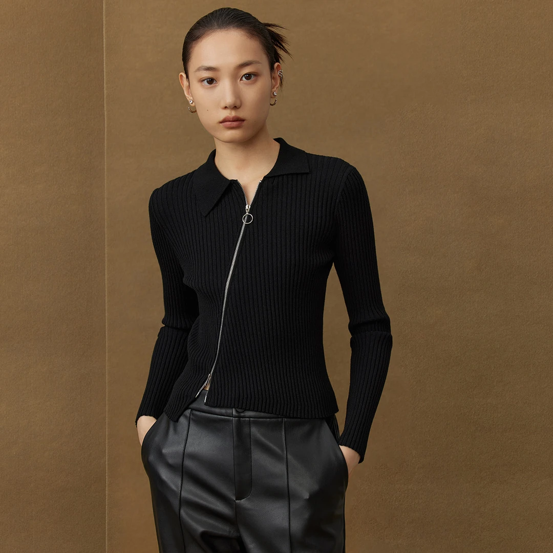 【曼德诗】羊毛混纺斜拉链针织衫2023冬翻领打底衫MC733309356