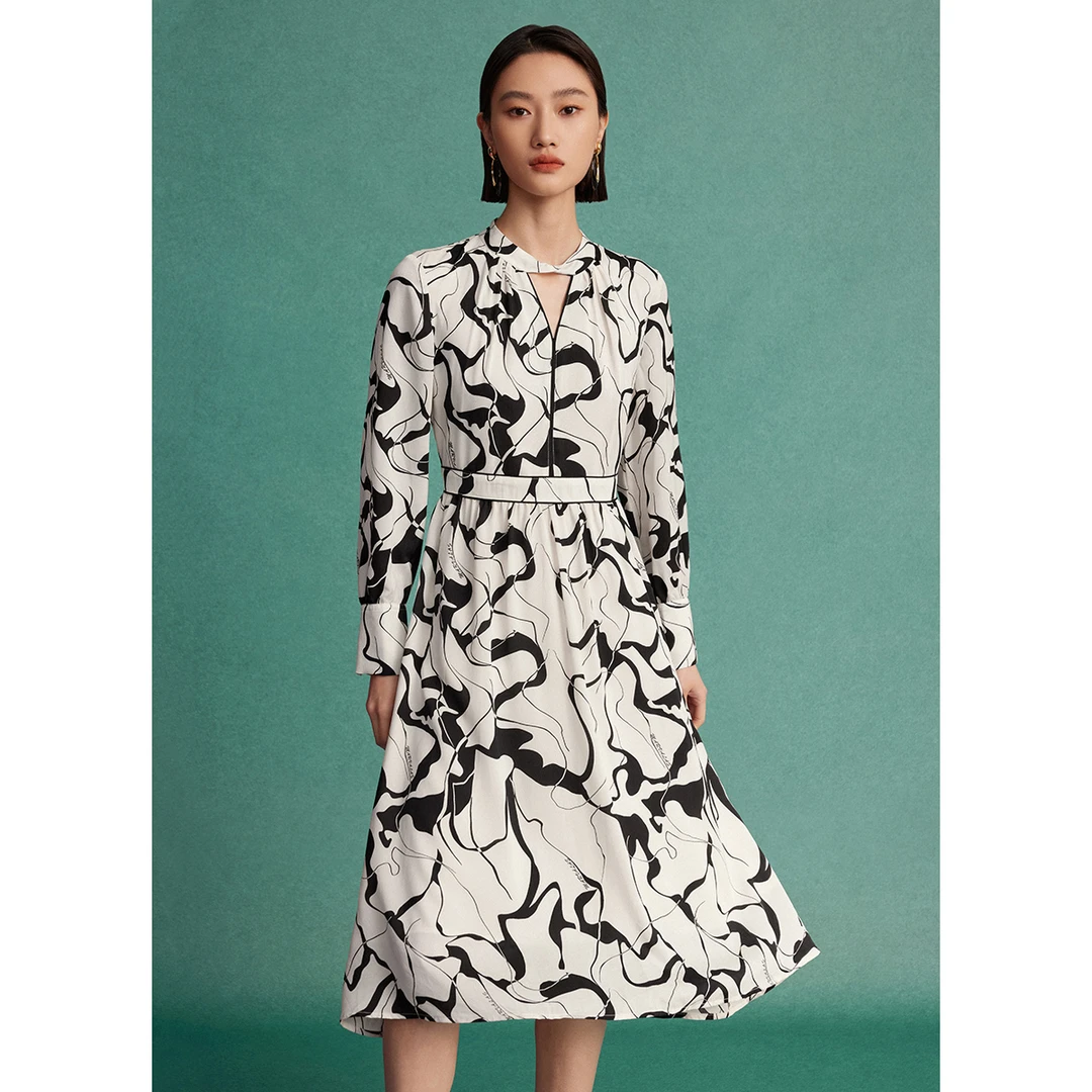 【小余专属】曼德诗黑白印花连衣裙2023春女艺术时尚长裙M534303039