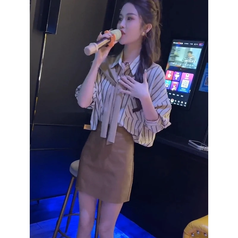 2024春装新款时尚设计感披肩衬衫长袖条纹上衣套装显瘦洋气两件套