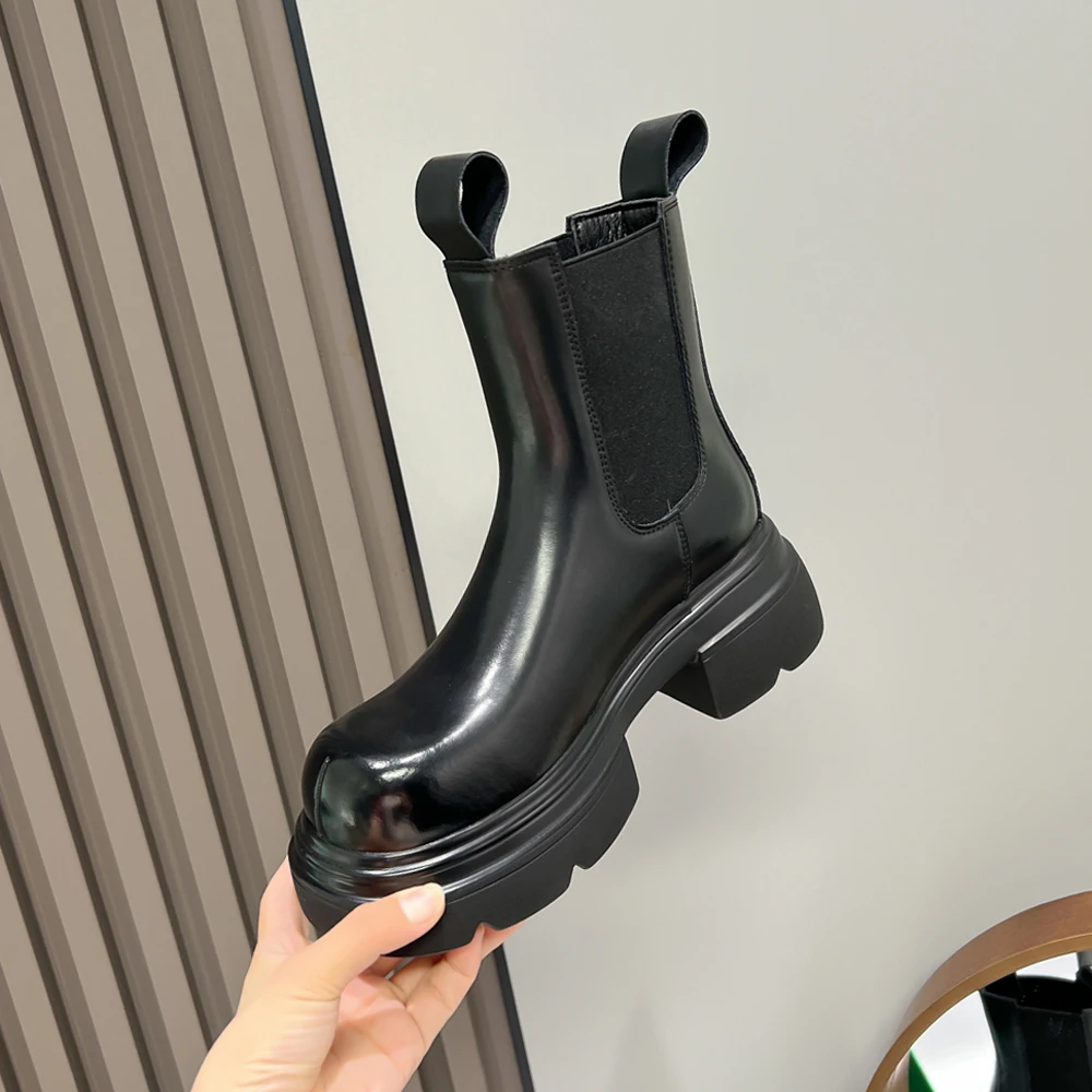 烟筒靴黑色新款马丁靴女厚底切尔西靴时尚擦色潮秋冬靴百搭真皮