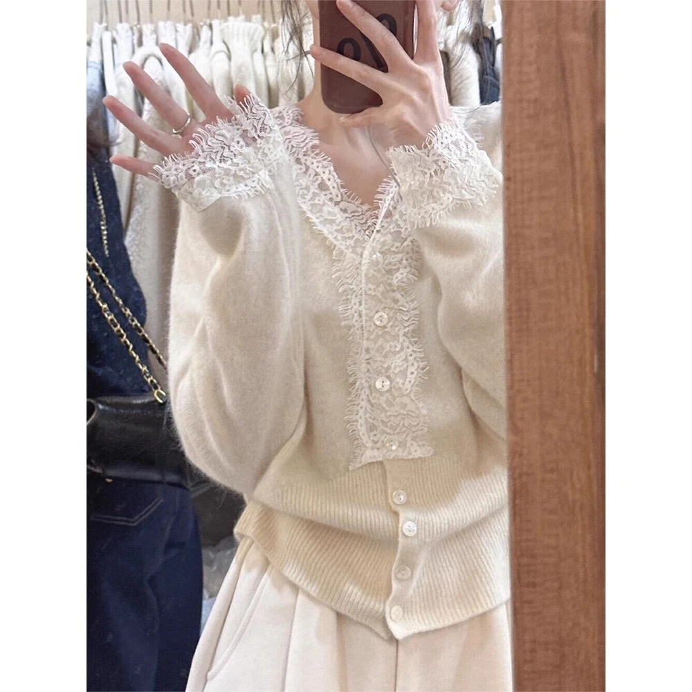 法式蕾丝拼接v领开衫毛衣外套女秋冬款奶呼呼软糯短款针织上衣厚