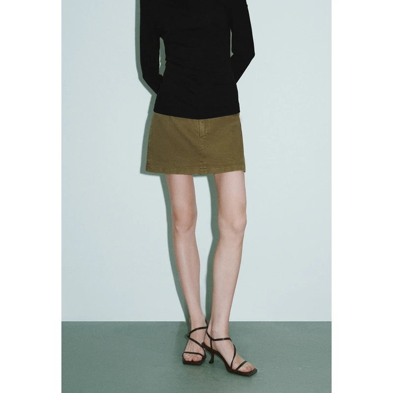 UR女美式复古怀旧丹宁设计感休闲短裤UWG840254