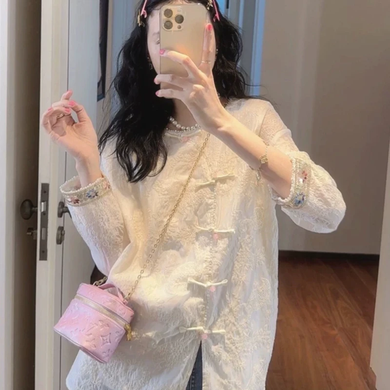 Z24019#大码韩国女装5扣复古风盘扣新中式精致刺绣开叉圆领蕾丝衫