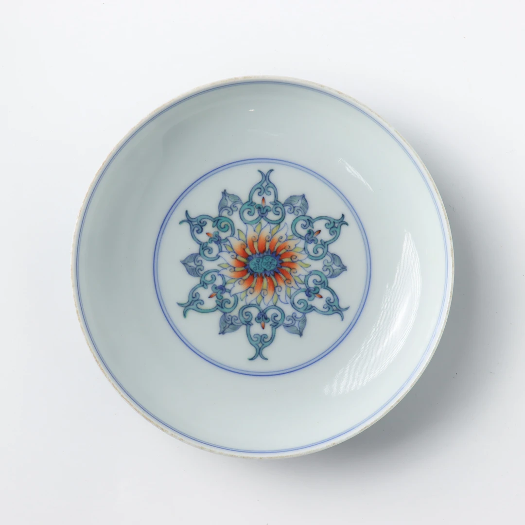 【清雍正】斗彩莲瓣纹（口径13.5cm）029
