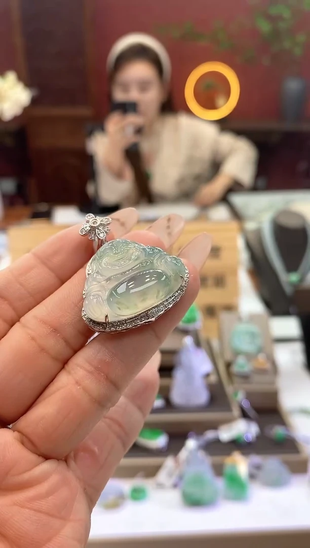【闪购商品】翡翠颈饰18K金镶嵌佛公