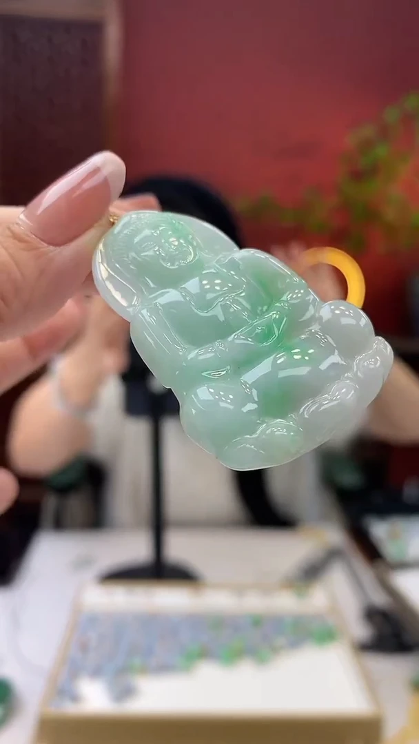 【闪购商品】翡翠颈饰18K金镶嵌观音