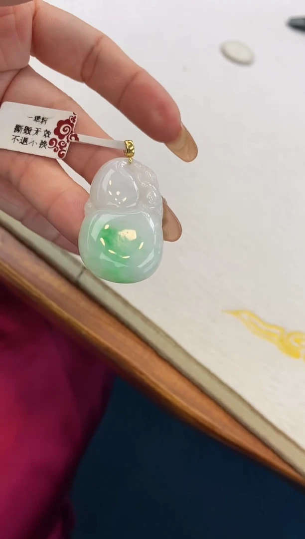 【闪购商品】翡翠颈饰18K金镶嵌葫芦