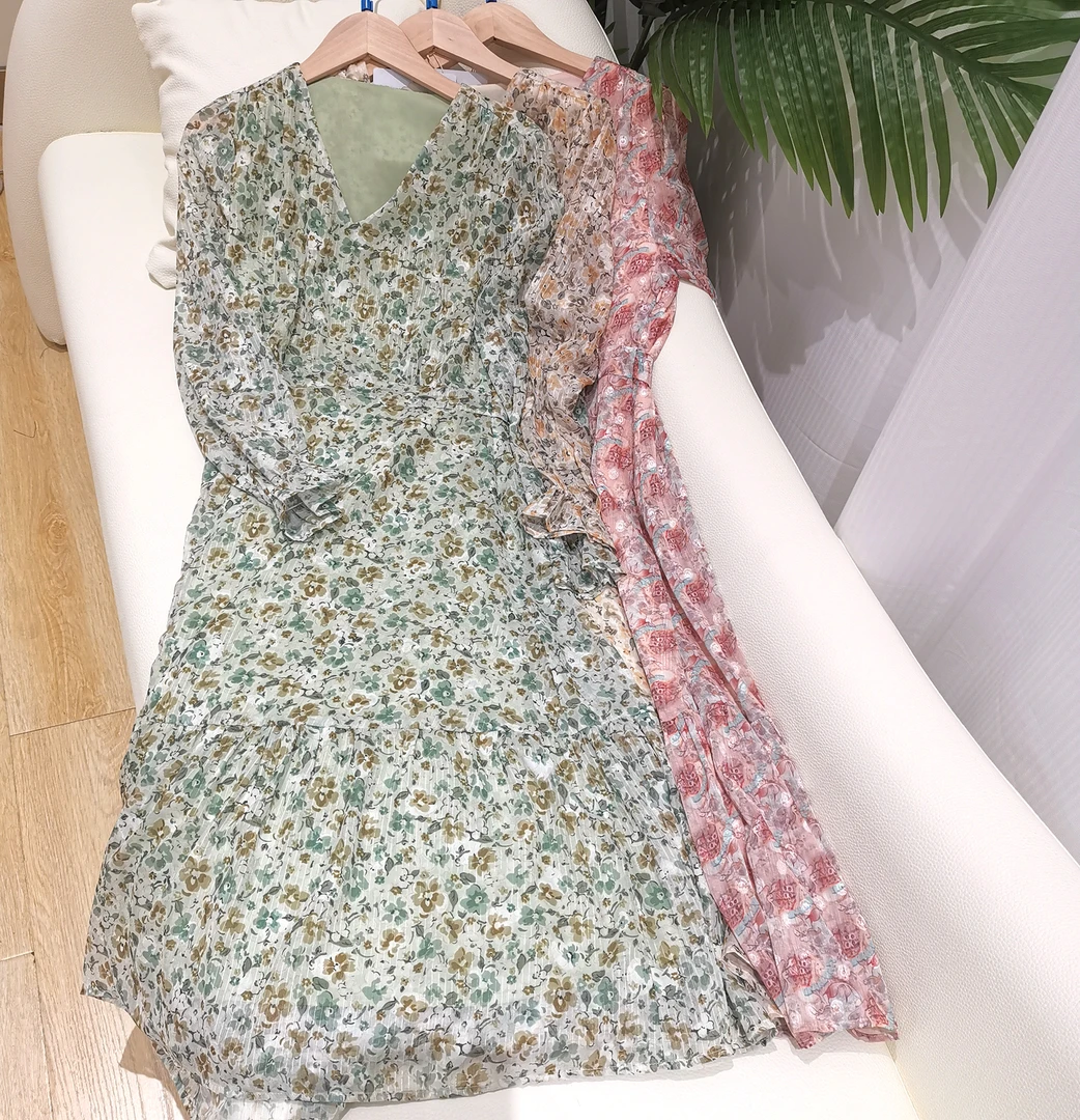 8948 简约温柔!有质感!优雅显瘦收腰雪纺碎花长袖女连衣裙