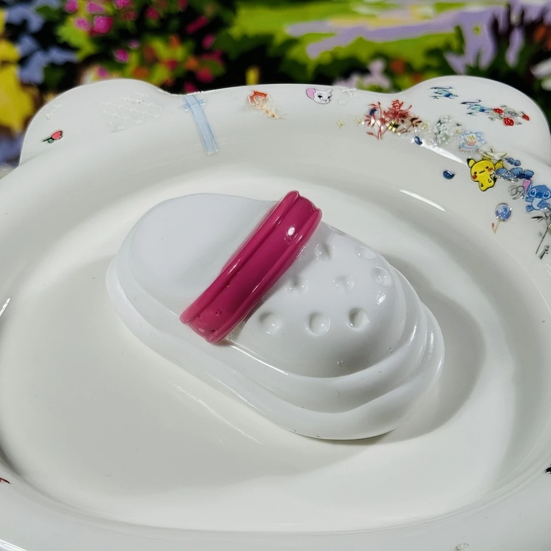 「预售」「洞洞鞋」标注喜欢的颜色如：（鞋带）（主体）食品级硅胶捏捏