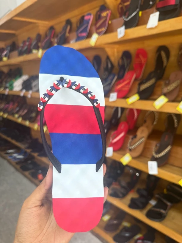 越南平仙女士人字拖平跟纽扣设计时尚百搭休闲沙滩防滑耐磨防水