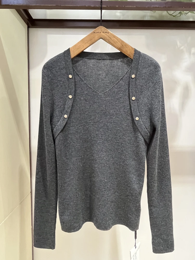 秋冬季女士新款V领时尚套头长袖百搭羊毛衫