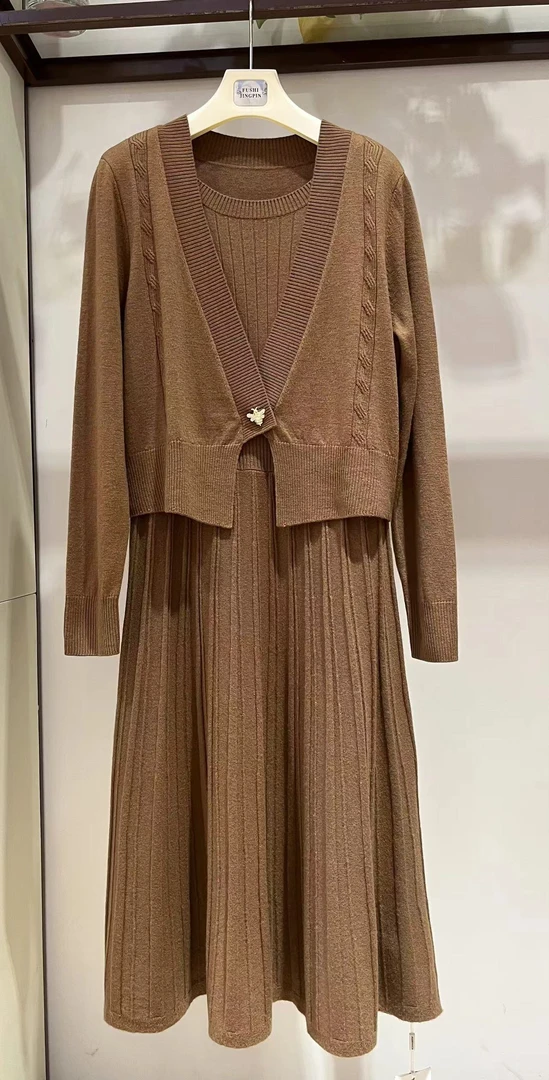 秋冬时尚百搭洋气绵羊毛针织连衣裙