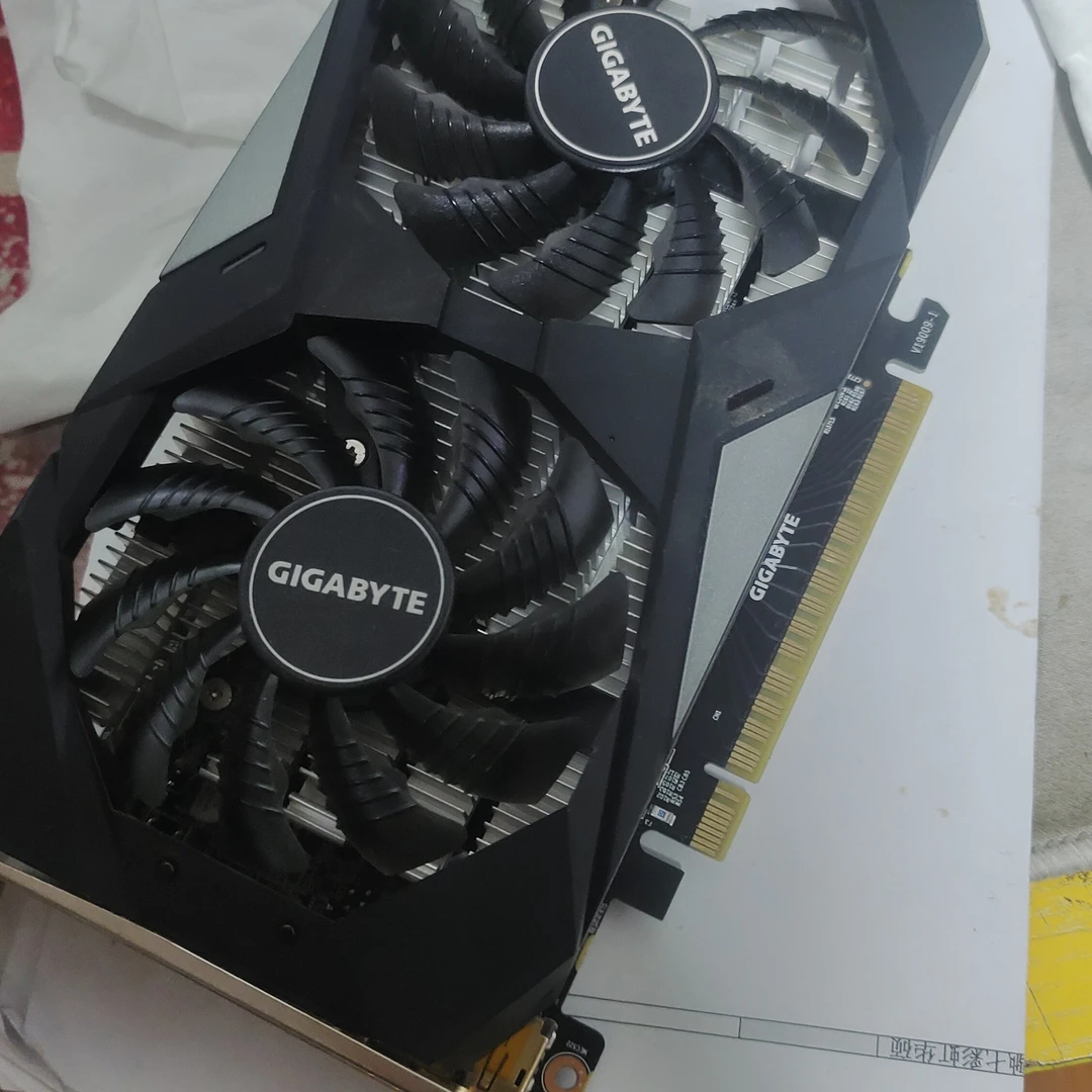 95新 Gigabyte/技嘉 技嘉1650 4G显卡 500W电源一个