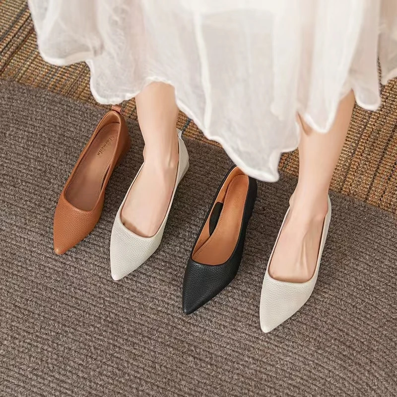 真皮尖头平底鞋女2025新款软皮舒适粗跟一脚蹬时尚气质浅口单鞋
