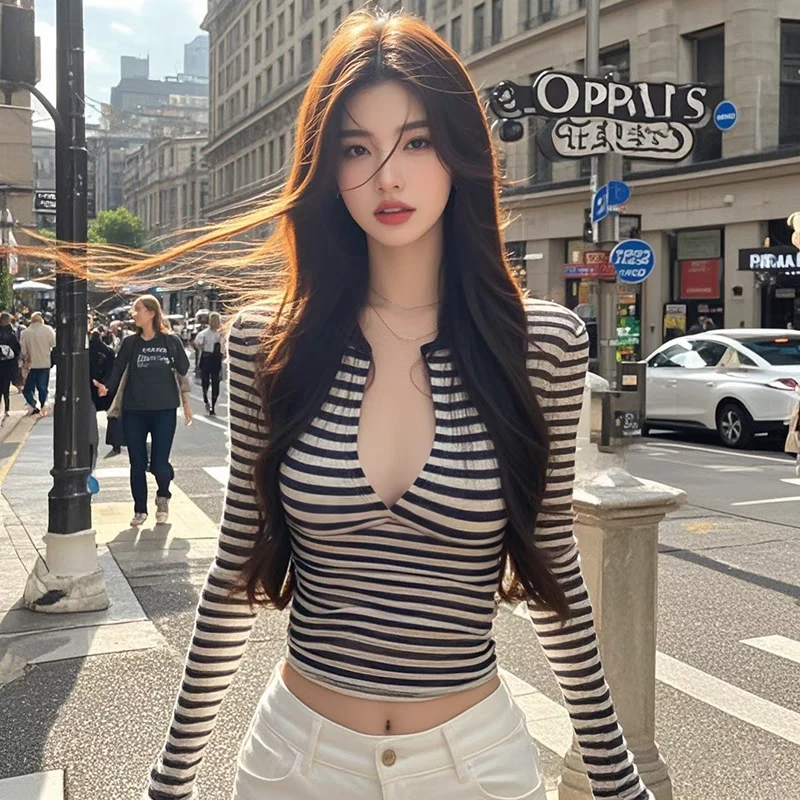 【TANG】美式复古水滴领条纹T恤女2024秋季设计感修身显瘦短款上衣