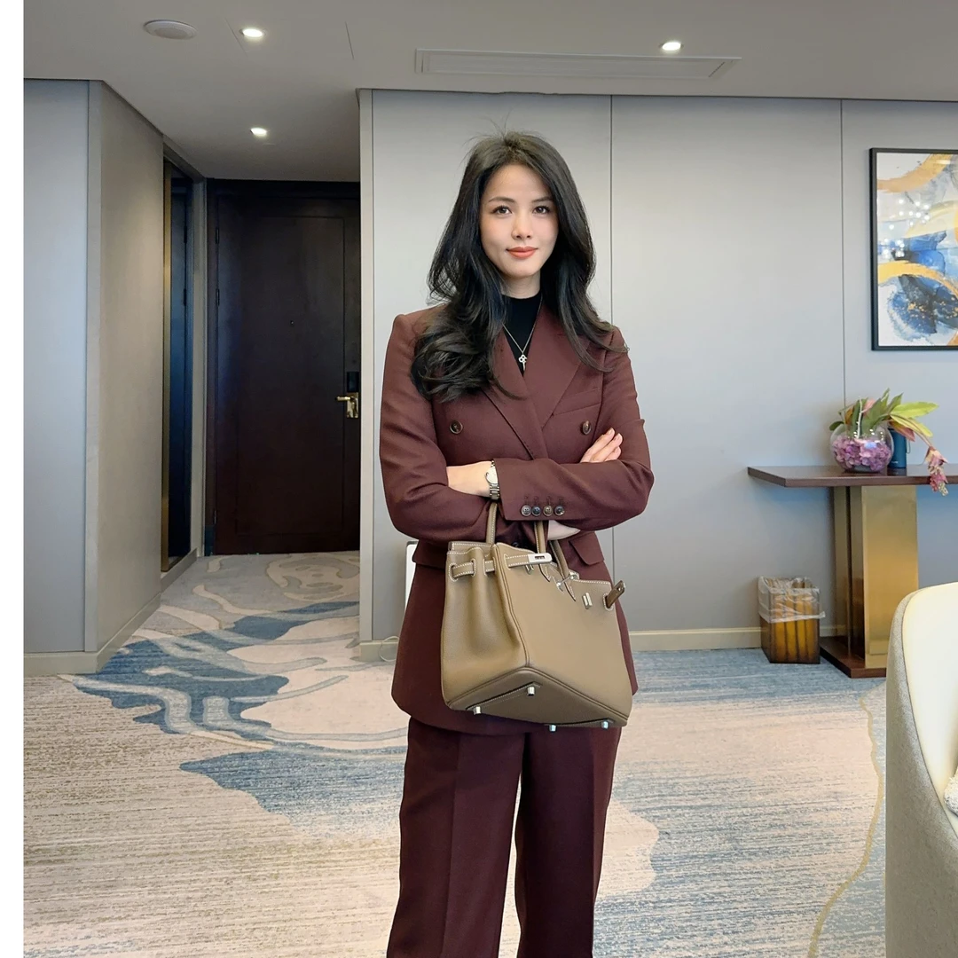 安可拉红加厚冬款双排扣女士职业通勤西装套装修身喇叭裤西服2