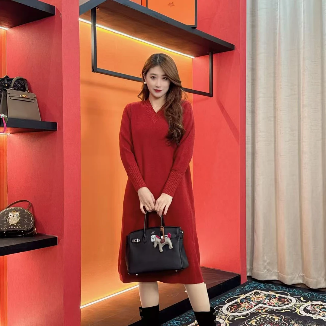 2106 多宝大码气质减龄长款A字裙子秋冬季女装刺绣连衣裙女