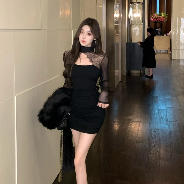 蕾丝拼接半高领长袖连衣裙女秋冬褶皱修身短裙纯欲风收腰包臀裙子