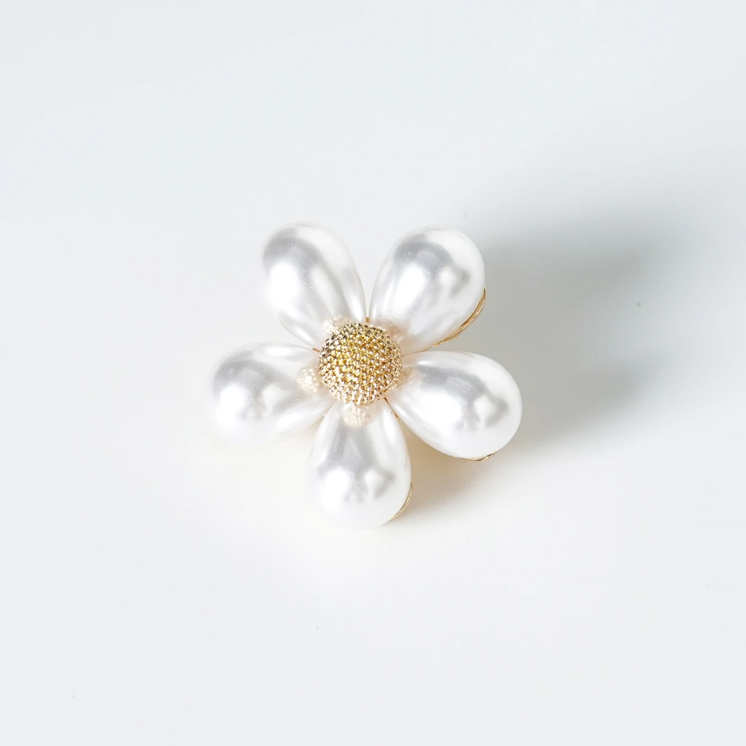 胸针-让细节点亮你的时尚之旅