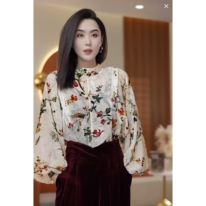 MORELAN复古法式宫廷风镂空蝙蝠袖植绒刺绣印花衬衫上衣MLW-23357