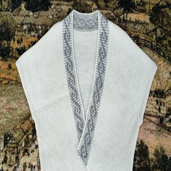 白灰插肩袖开衫（17号花）