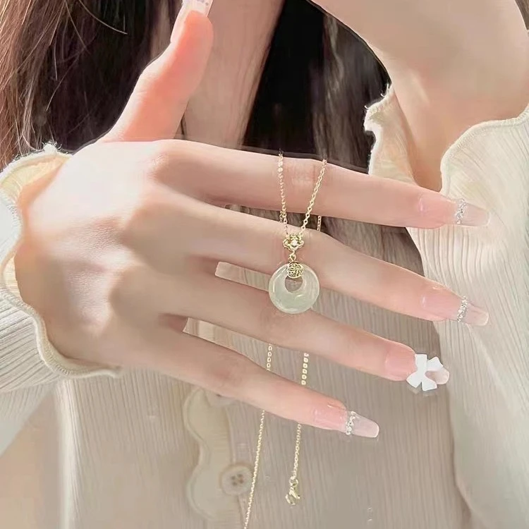 钛钢项链 时尚平安扣项链轻奢小众设计高级感吊坠简约锁骨链F891