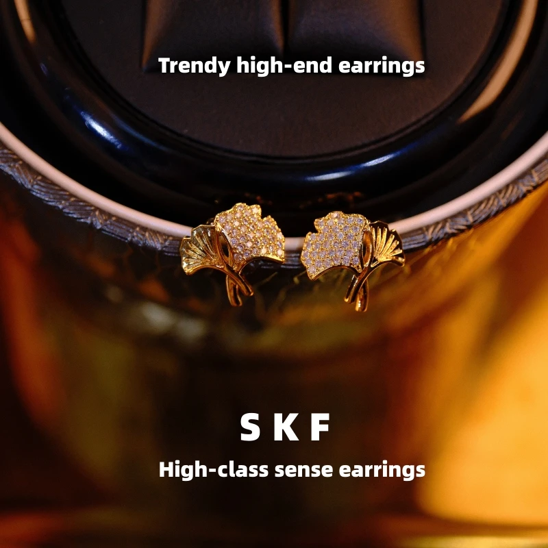 铜合金合成锆石耳饰 法式轻奢设计感精致时尚洋气耳钉潮流款F2157