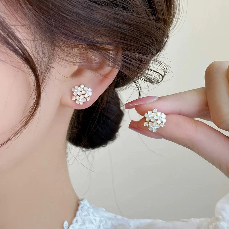 铜合金耳饰 时尚喵喵石花朵耳钉女新款女人味耳环精致耳饰F1100