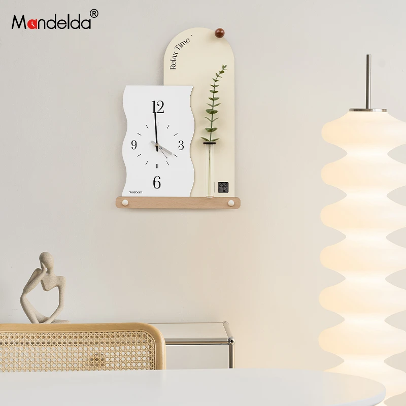 Mandelda免打孔现代简约挂墙时钟家用2024新款客厅挂钟创意钟表