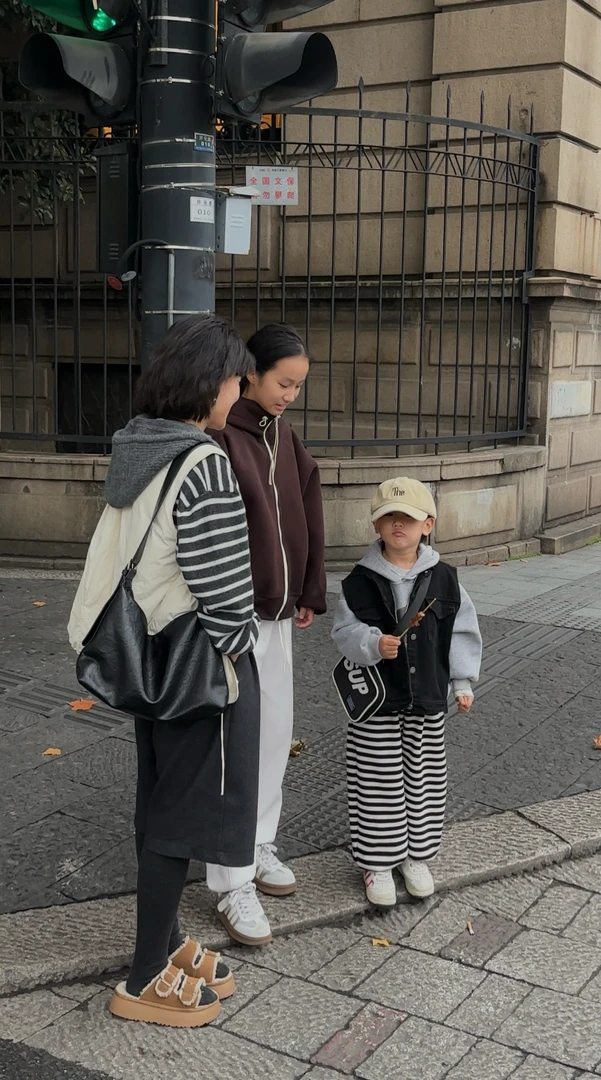 韩系新款时尚宽松百搭短款坎肩保暖背心马夹