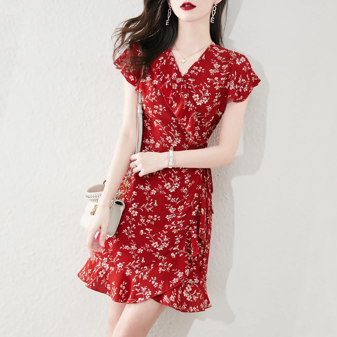 尚静气质碎花荷叶边浪漫女人味2025夏新款气质优雅清新系带连衣裙