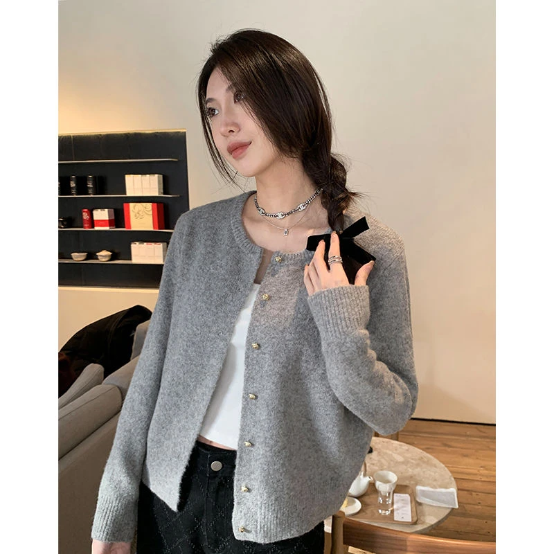 圆领毛衣开衫女春秋季设计感新款简约显瘦软糯外套针织衫外套上衣