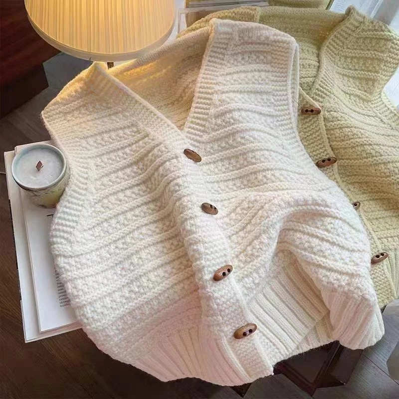 复古麻花针织马甲春秋冬新款日系无袖毛衣外穿坎肩背心小香风马夹