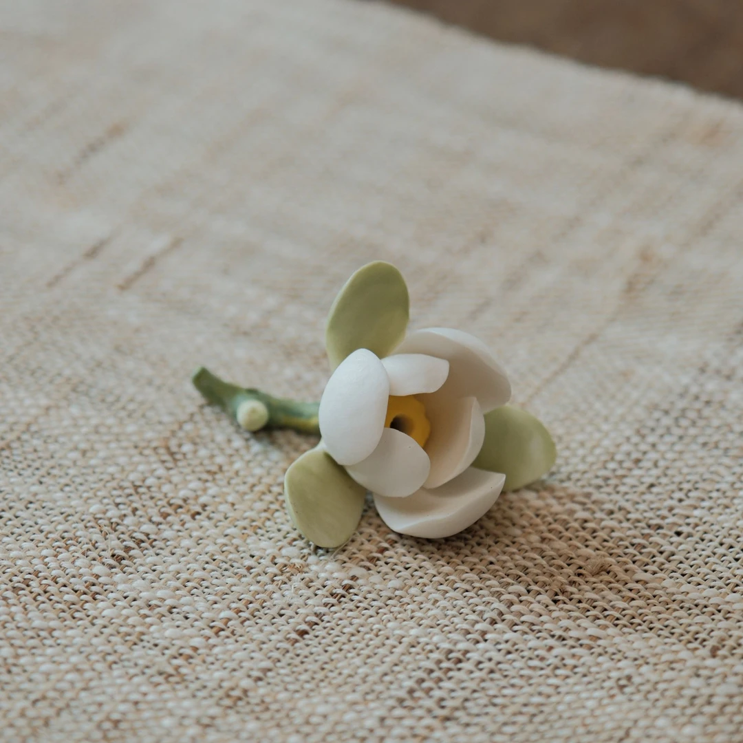 手工陶瓷夜合花香插（长约6.5cm左右）