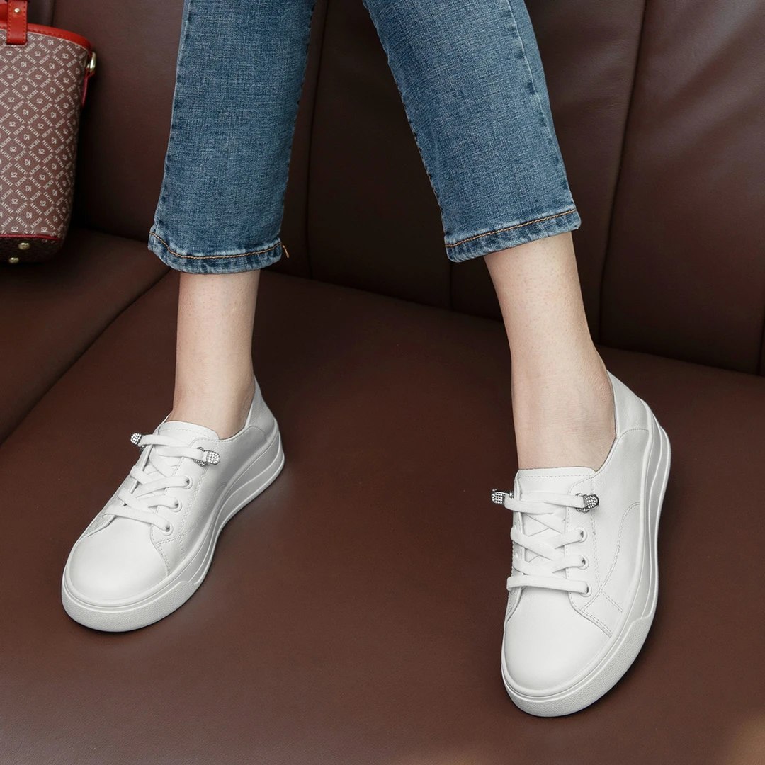 沙驰 牛皮百搭小白鞋简约韩版休闲板鞋女鞋