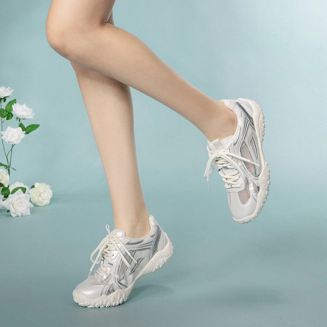 沙驰 透气网面德训鞋休闲运动鞋舒适百搭旅游鞋跑步鞋