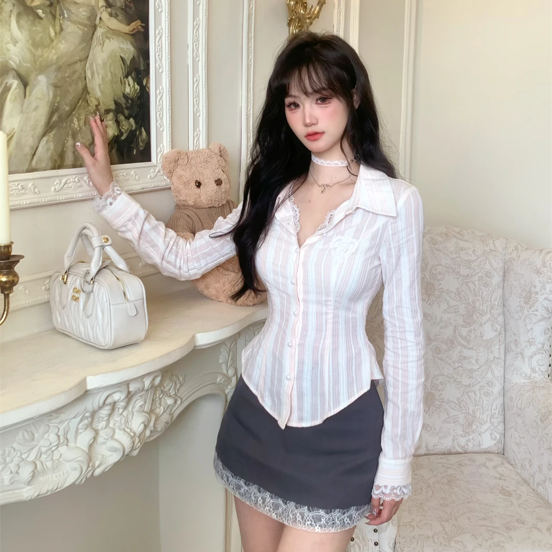 越韩小鱼 盐系少女纯欲收腰显瘦秋季蕾丝花边竖条衬衣+半裙两件套