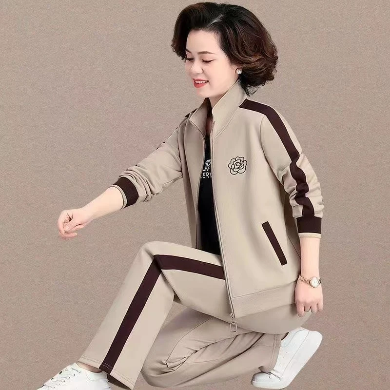 中年妈妈春秋装运动服套装2025新款外套中老年人女大码洋气三件套