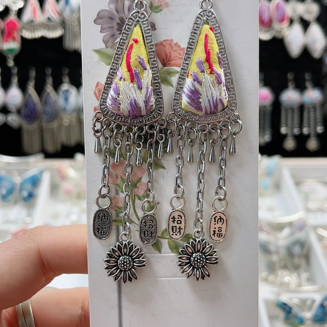 织绣纯手工非遗苗银饰品