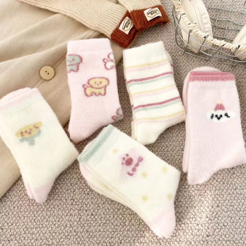 澳绒袜子女秋冬保暖加绒厚袜子睡眠袜刺绣小狗中筒袜搭配毛毛拖鞋