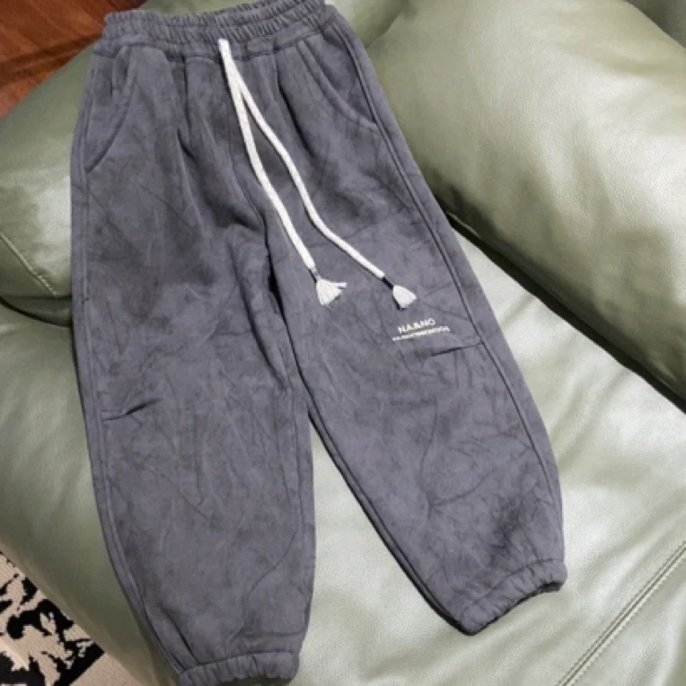 【编号N927】9758-39-儿童膝盖绣字母加绒卫裤深灰色-JMJ