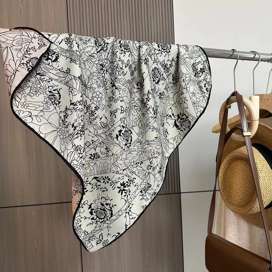 Qiantang Story/钱塘故事70丝毛-素色花卉丝毛围巾，65*65cm