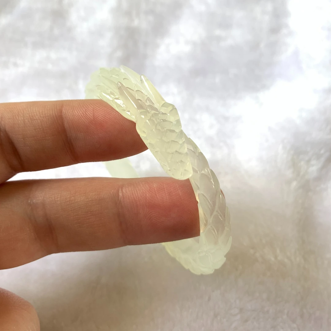 炸麟直角小蛟龙白冰手镯纯天然岫玉料子品质微绵或是黑点