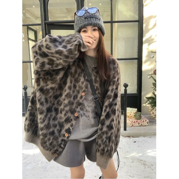 慵懒风豹纹保暖毛衣外套女秋冬软糯宽松休闲小众长袖针织开衫上衣