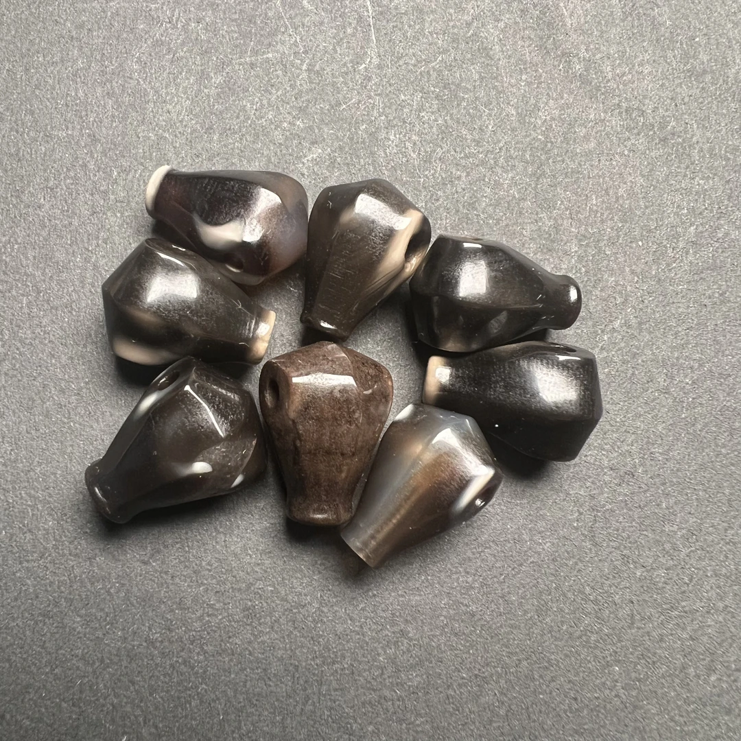 文玩 A142 雪巴琉璃鲨鱼背三通对孔10mm长10mm孔2.0