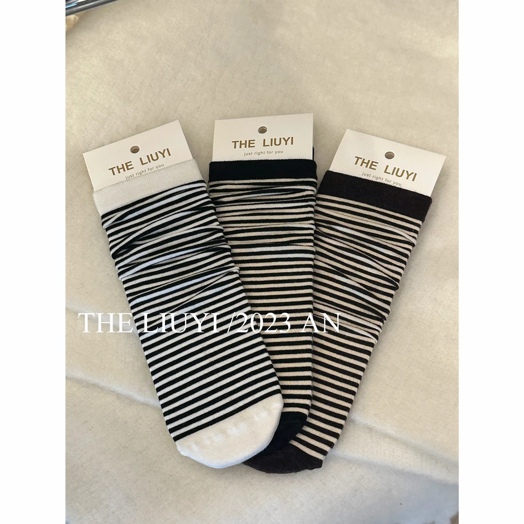 【LIUYI】秋冬中筒条纹袜5101