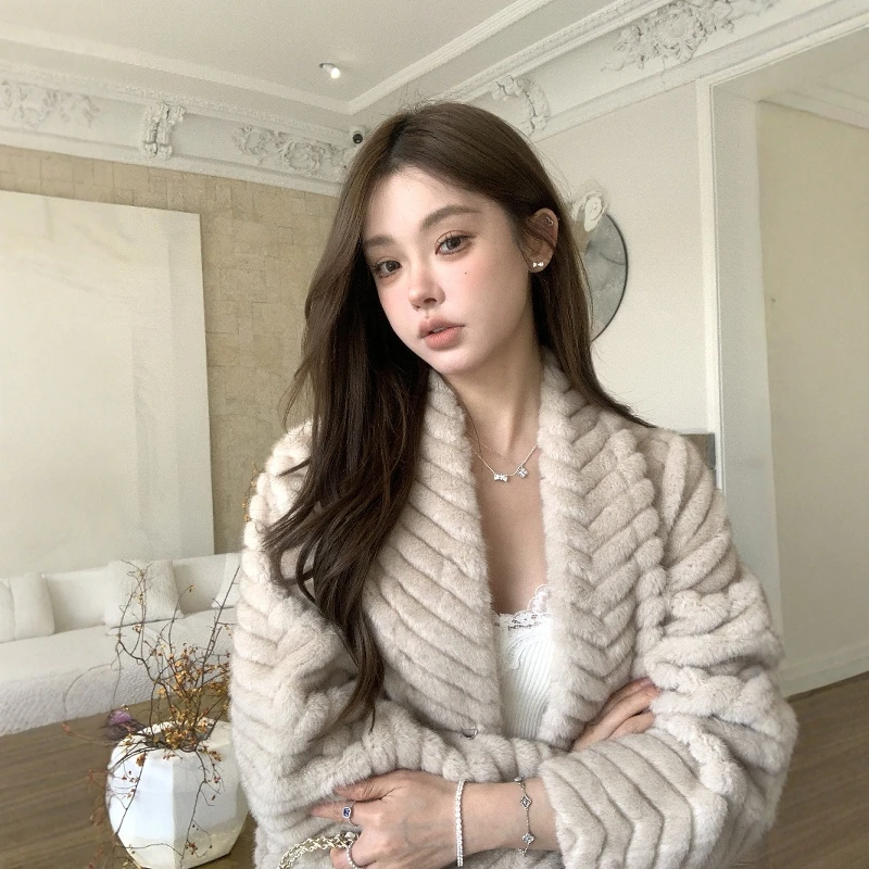 【月上貂蝉】简约高级感人字纹长款毛毛外套气质女秋冬季新款