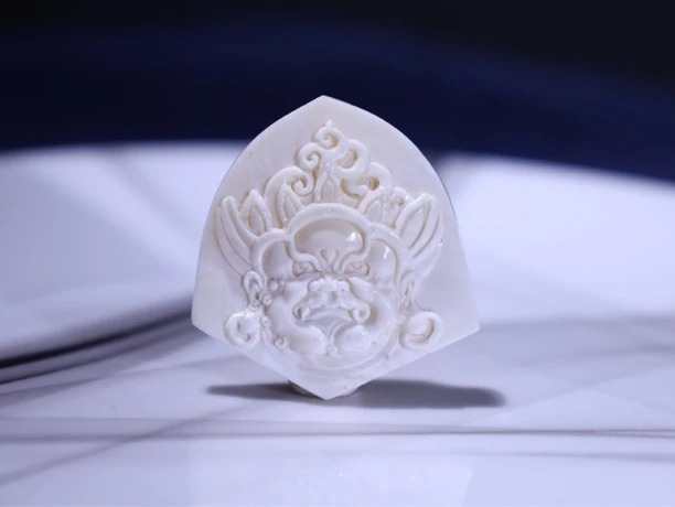 【黄财神天然蜜蜡俄料白蜡 规格33.6x31.6x6.3mm 克重3.5g